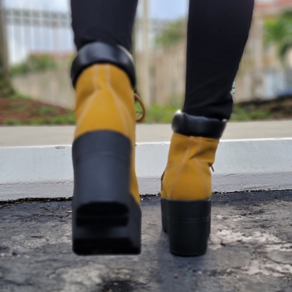 Chunky Heeled Platform Lace up Ankle Boots - Picture 3 of 5